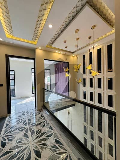 الحفیظ گارڈن - فیز 5 الحفیظ گارڈن,جی ٹی روڈ,لاہور میں 3 کمروں کا 3 مرلہ مکان 1.7 کروڑ میں برائے فروخت۔