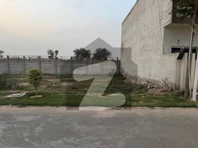 وائٹ ہاؤس ایونیو کینال روڈ,ملتان میں 5 مرلہ رہائشی پلاٹ 55.0 لاکھ میں برائے فروخت۔