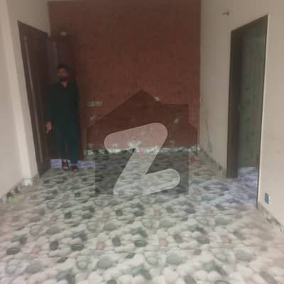 TwenSHIP SECTOR B1 2ND FLOOR TAIL FLOORING FLATS FOR RENT