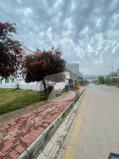 1 kanal Plot available C kanal Bahria Enclave