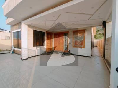 بحریہ انکلیو بحریہ ٹاؤن,اسلام آباد میں 5 کمروں کا 10 مرلہ مکان 4.3 کروڑ میں برائے فروخت۔