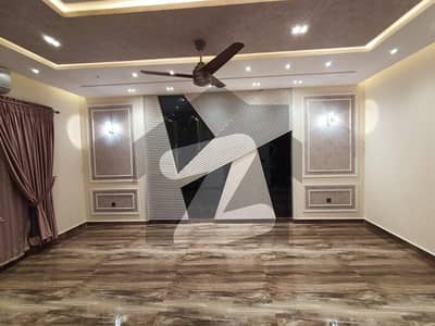 نشیمنِ اقبال فیز 2 نشیمنِ اقبال,لاہور میں 6 کمروں کا 1 کنال مکان 6.65 کروڑ میں برائے فروخت۔