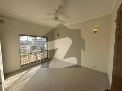 بحریہ ٹاؤن - پریسنٹ 11-بی بحریہ ٹاؤن - پریسنٹ 11,بحریہ ٹاؤن کراچی,کراچی میں 3 کمروں کا 6 مرلہ مکان 1.3 کروڑ میں برائے فروخت۔