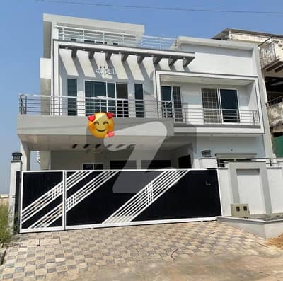 جی ۔ 14 اسلام آباد میں 6 کمروں کا 14 مرلہ مکان 10.75 کروڑ میں برائے فروخت۔