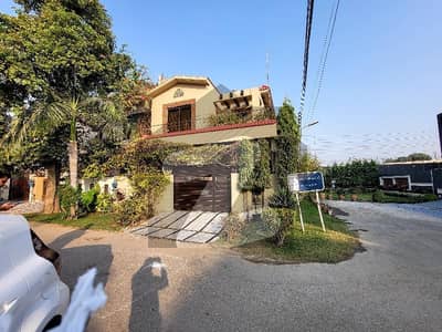 10 Marla Corner House In Ph 4 , Original Photos