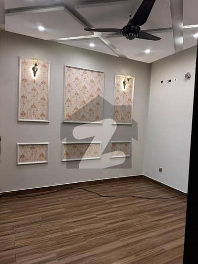 جوہر ٹاؤن فیز 2 - بلاک جے جوہر ٹاؤن فیز 2,جوہر ٹاؤن,لاہور میں 5 کمروں کا 5 مرلہ مکان 2.85 کروڑ میں برائے فروخت۔