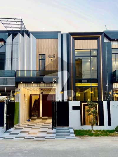 سینٹرل پارک ۔ بلاک اے1 سینٹرل پارک ہاؤسنگ سکیم,لاہور میں 4 کمروں کا 5 مرلہ مکان 2.3 کروڑ میں برائے فروخت۔