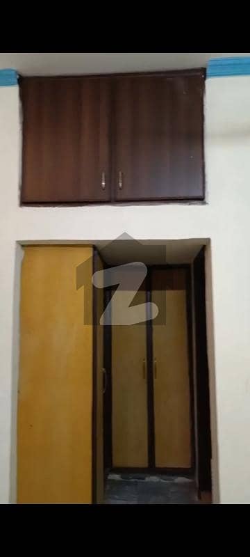 Upper portion of 5 Marla house for rent in Gulraiz Housing Scheme