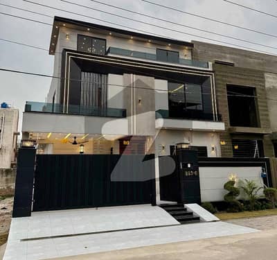 سینٹرل پارک ۔ بلاک جی سینٹرل پارک ہاؤسنگ سکیم,لاہور میں 5 کمروں کا 10 مرلہ مکان 4.05 کروڑ میں برائے فروخت۔