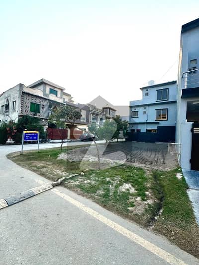 Prime Location Plot for Sale in Park View City - Possession Paid Only