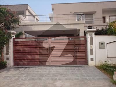 فالکن کمپلیکس نیوملیر ملیر,کراچی میں 5 کمروں کا 1 کنال مکان 9.45 کروڑ میں برائے فروخت۔