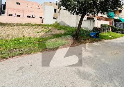 تالواندی موسی خان گوجرانوالہ میں 5 مرلہ رہائشی پلاٹ 10.0 لاکھ میں برائے فروخت۔