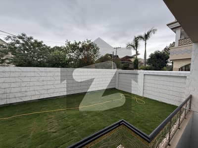 حیات آباد فیز 2 - جے2 حیات آباد فیز 2,حیات آباد,پشاور میں 1 کنال مکان 13.0 کروڑ میں برائے فروخت۔