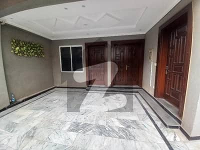 سوان گارڈن اسلام آباد میں 3 کمروں کا 10 مرلہ مکان 70.0 ہزار میں کرایہ پر دستیاب ہے۔