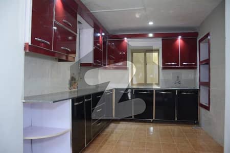 مین مانسہرہ روڈ ایبٹ آباد میں 2 کنال مکان 9.0 کروڑ میں برائے فروخت۔