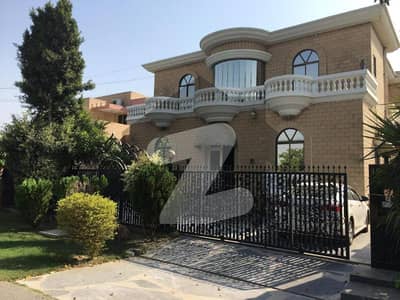 ڈی ایچ اے فیز 4 ڈیفنس (ڈی ایچ اے),لاہور میں 4 کمروں کا 1 کنال مکان 3.5 لاکھ میں کرایہ پر دستیاب ہے۔