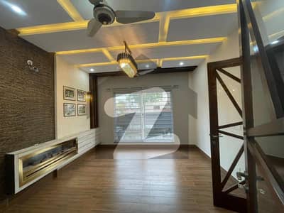 10 Marla Luxury House For Rent In Jasmine Block Bahria Town Lahore