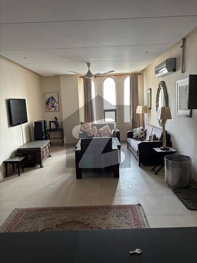 گلبرگ 3 گلبرگ,لاہور میں 3 کمروں کا 7 مرلہ فلیٹ 4.0 کروڑ میں برائے فروخت۔