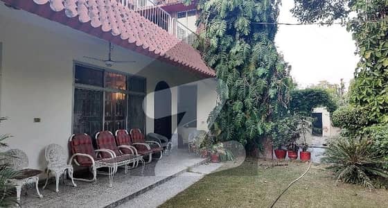 کیولری گراؤنڈ لاہور میں 5 کمروں کا 2 کنال مکان 14.5 کروڑ میں برائے فروخت۔ کیولری گراؤنڈ لاہور میں 5 کمروں کا 2 کنال مکان 14.5 کروڑ میں برائے فروخت۔