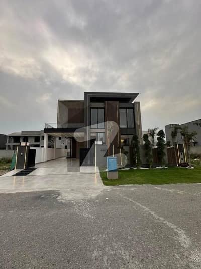 ڈی ایچ اے فیز 6 ڈیفنس (ڈی ایچ اے),لاہور میں 5 کمروں کا 1 کنال مکان 3.12 لاکھ میں کرایہ پر دستیاب ہے۔