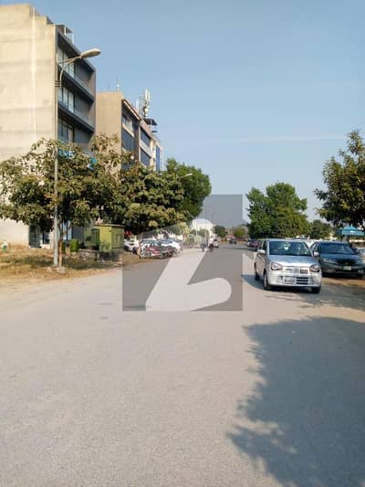 10 MARLA TOP LOCTION PLOT FOR SALE z3