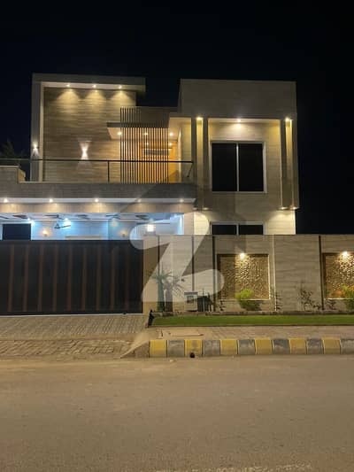 ڈی ایچ اے فیز 1 - سیکٹر اے ڈی ایچ اے فیز 1,ڈی ایچ اے ڈیفینس,پشاور میں 10 کمروں کا 1 کنال مکان 10.0 کروڑ میں برائے فروخت۔