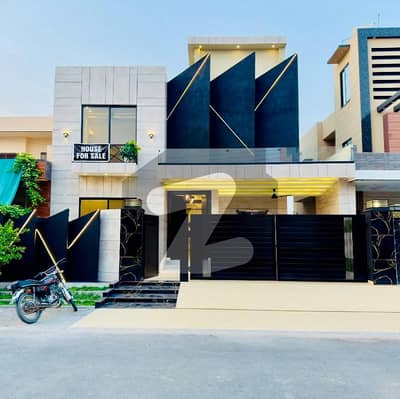 10 Marla Ultra Modern Luxury House For Sale