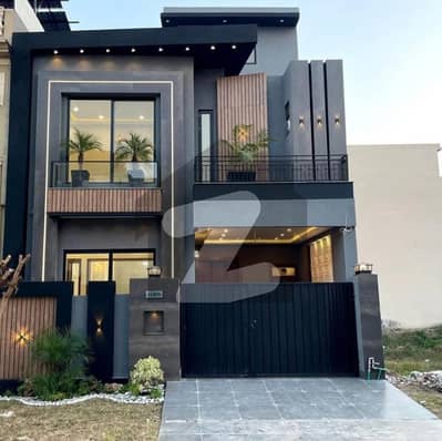 ڈی ایچ اے فیز 5 ڈیفنس (ڈی ایچ اے),لاہور میں 3 کمروں کا 5 مرلہ مکان 1.25 لاکھ میں کرایہ پر دستیاب ہے۔