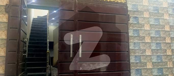 چونگی امر سدھو لاہور میں 1 کمرے کا 3 مرلہ مکان 60.0 لاکھ میں برائے فروخت۔