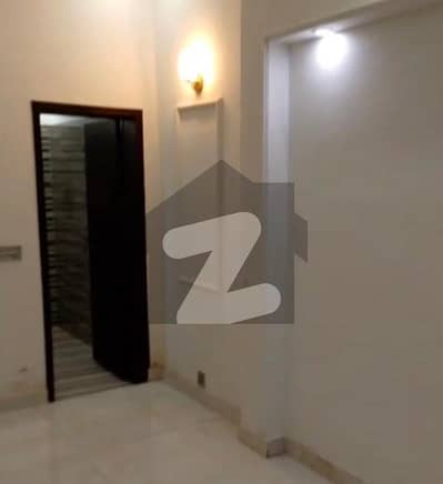 لیک سٹی - سیکٹر M7 - بلاک اے لیک سٹی ۔ سیکٹرایم ۔ 7,لیک سٹی,رائیونڈ روڈ,لاہور میں 6 کمروں کا 7 مرلہ مکان 1.5 لاکھ میں کرایہ پر دستیاب ہے۔