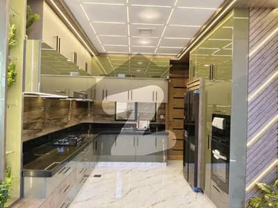 بحریہ انکلیو - سیکٹر بی1 بحریہ انکلیو,بحریہ ٹاؤن,اسلام آباد میں 3 کمروں کا 5 مرلہ مکان 3.0 کروڑ میں برائے فروخت۔