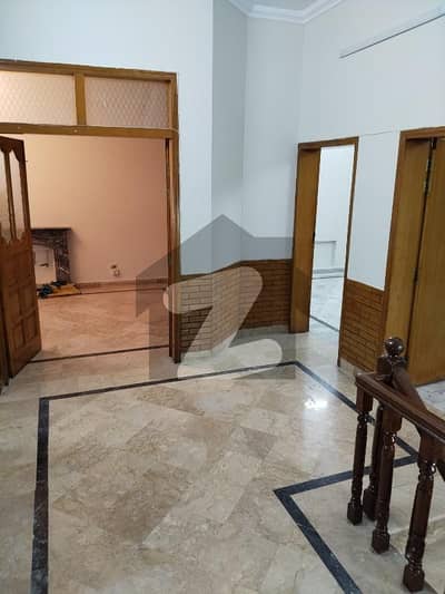 جی ۔ 11/1 جی ۔ 11,اسلام آباد میں 2 کمروں کا 8 مرلہ بالائی پورشن 1.0 لاکھ میں کرایہ پر دستیاب ہے۔