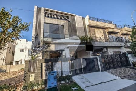 5 Marla Slightly Used Modern House At A Prime Location