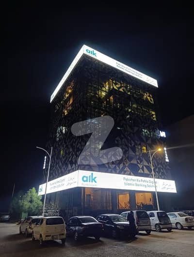 گلبرگ بزنس اسکوائر گلبرگ,اسلام آباد میں 4 مرلہ Studio دکان 6.5 کروڑ میں برائے فروخت۔