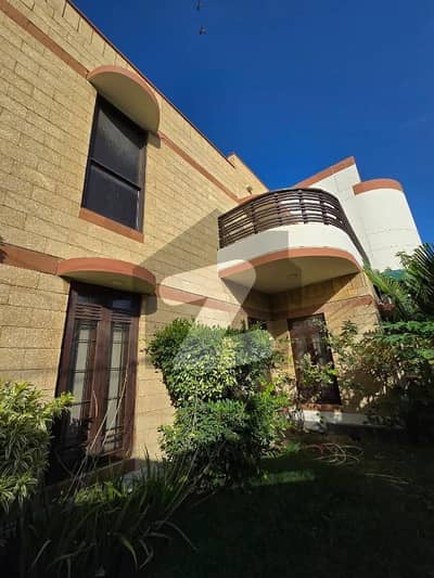 500 YARDS BUNGALOW FOR SALE FULLY RENOVATED 5 BED + STUDY ROOM WEST OPEN CORNER HOUSE 500 YARDS BUNGALOW FOR SALE FULLY RENOVATED 5 BED + STUDY ROOM WEST OPEN CORNER HOUSE