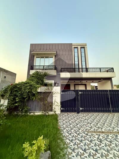 Elegant 10 Marla Lower Portion for Rent | Prime Location | Khayaban-e-Amin, Lahore