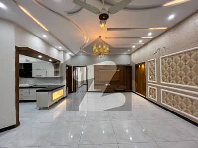 ڈی ایچ اے فیز 1 - سیکٹر ایف ڈی ایچ اے ڈیفینس فیز 1,ڈی ایچ اے ڈیفینس,اسلام آباد میں 5 کمروں کا 12 مرلہ مکان 4.5 کروڑ میں برائے فروخت۔