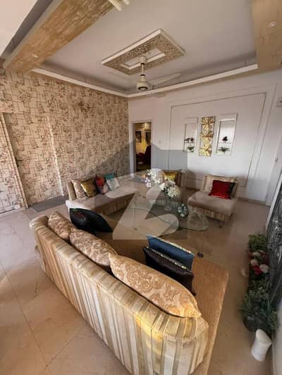 ڈی ایچ اے فیز 5 ڈی ایچ اے ڈیفینس,کراچی میں 3 کمروں کا 12 مرلہ فلیٹ 4.35 لاکھ میں کرایہ پر دستیاب ہے۔