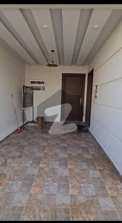 پارک ویو سٹی اسلام آباد میں 4 کمروں کا 5 مرلہ مکان 2.9 کروڑ میں برائے فروخت۔