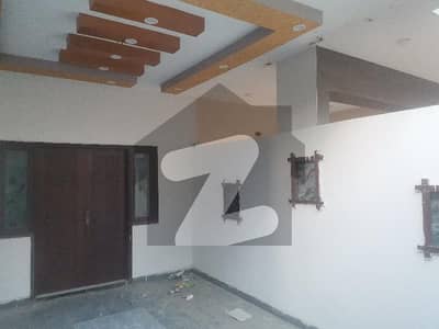 بہادر آباد گلشنِ اقبال ٹاؤن,کراچی میں 10 مرلہ دفتر 2.6 لاکھ میں کرایہ پر دستیاب ہے۔