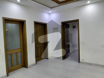 واپڈا ٹاؤن فیز 1 - بلاک کے3 واپڈا ٹاؤن فیز 1,واپڈا ٹاؤن,لاہور میں 5 کمروں کا 10 مرلہ مکان 1.75 لاکھ میں کرایہ پر دستیاب ہے۔