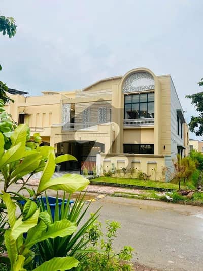 بحریہ انکلیو - سیکٹر اے بحریہ انکلیو,بحریہ ٹاؤن,اسلام آباد میں 5 کمروں کا 10 مرلہ مکان 6.2 کروڑ میں برائے فروخت۔