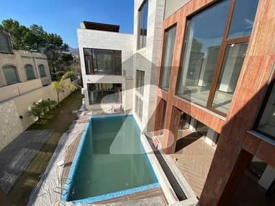 Beautiful house available for rent on prime location