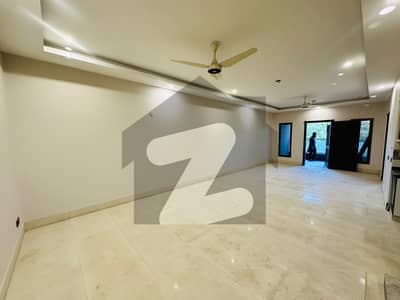 پی ای سی ایچ ایس بلاک 6 پی ای سی ایچ ایس,جمشید ٹاؤن,کراچی میں 5 کمروں کا 13 مرلہ مکان 14.5 کروڑ میں برائے فروخت۔