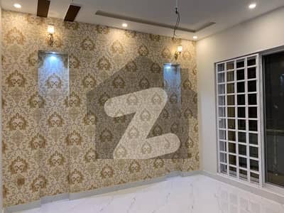 واپڈا ٹاؤن فیز 1 - بلاک ڈی3 واپڈا ٹاؤن فیز 1,واپڈا ٹاؤن,لاہور میں 5 کمروں کا 10 مرلہ مکان 1.6 لاکھ میں کرایہ پر دستیاب ہے۔