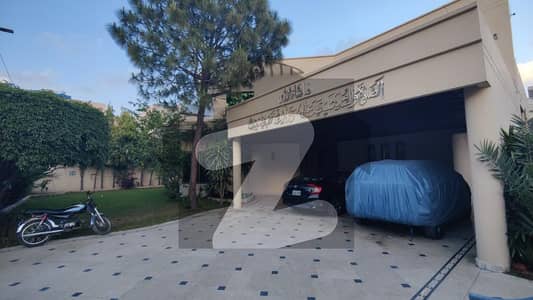 جوہر ٹاؤن لاہور میں 4 کمروں کا 2 کنال بالائی پورشن 2.0 لاکھ میں کرایہ پر دستیاب ہے۔