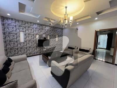 ڈی ۔ 12 اسلام آباد میں 6 کمروں کا 10 مرلہ مکان 12.95 کروڑ میں برائے فروخت۔