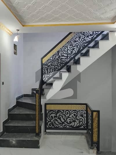 شیرشاہ کالونی - راؤنڈ روڈ لاہور میں 3 کمروں کا 3 مرلہ مکان 1.15 کروڑ میں برائے فروخت۔