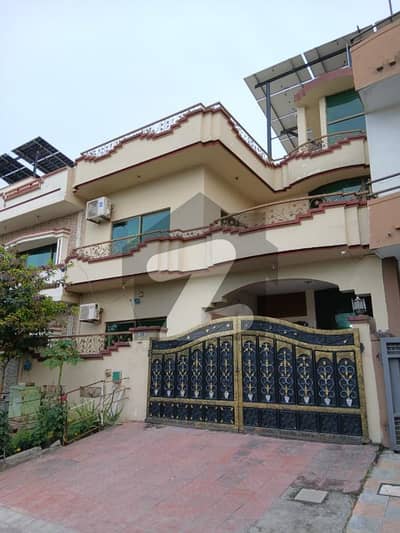 جی ۔ 13 اسلام آباد میں 5 کمروں کا 7 مرلہ مکان 5.3 کروڑ میں برائے فروخت۔
