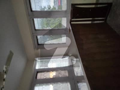 جی ۔ 10/1 جی ۔ 10,اسلام آباد میں 3 کمروں کا 11 مرلہ بالائی پورشن 90.0 ہزار میں کرایہ پر دستیاب ہے۔